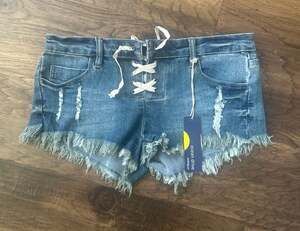 Ocean Drive Clothing Co. Distressed Lace-Up Denim Shorts Size 5